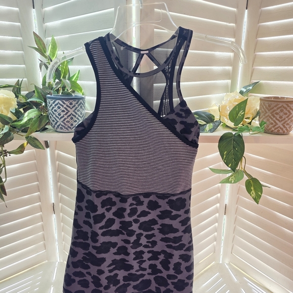lululemon athletica Gray and Black Meshed Up Tank Top 1333 SMALL - Picture 3 of 7